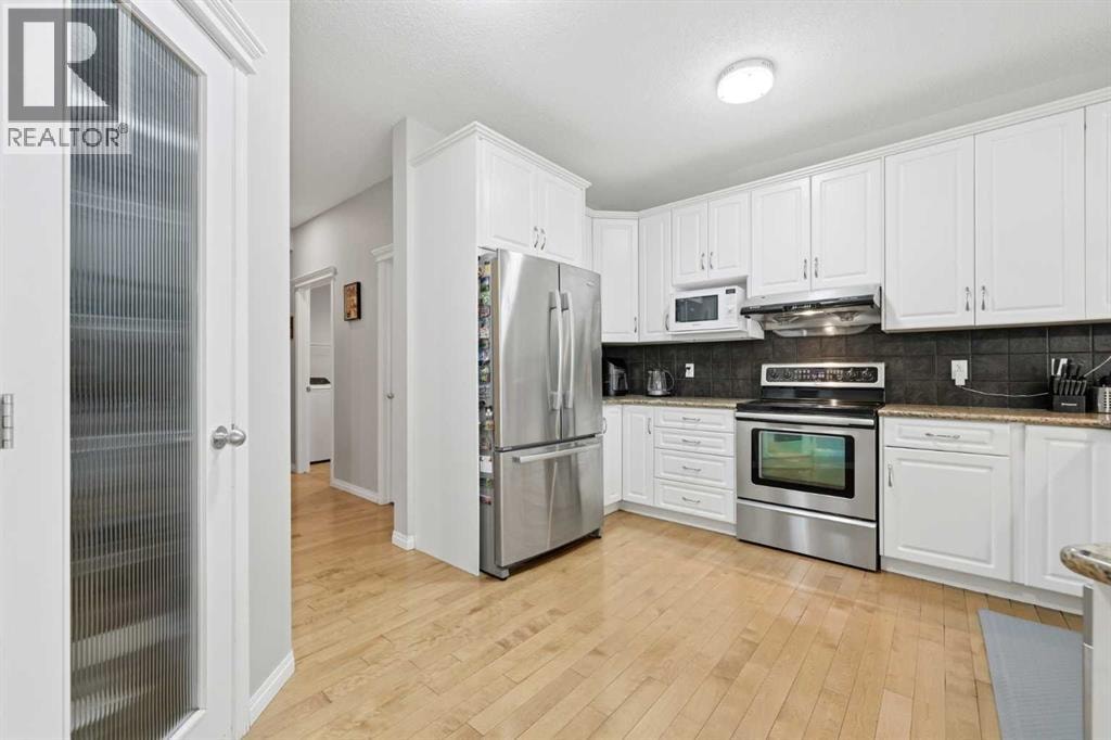 172 Sherwood Mews NW — photo 17