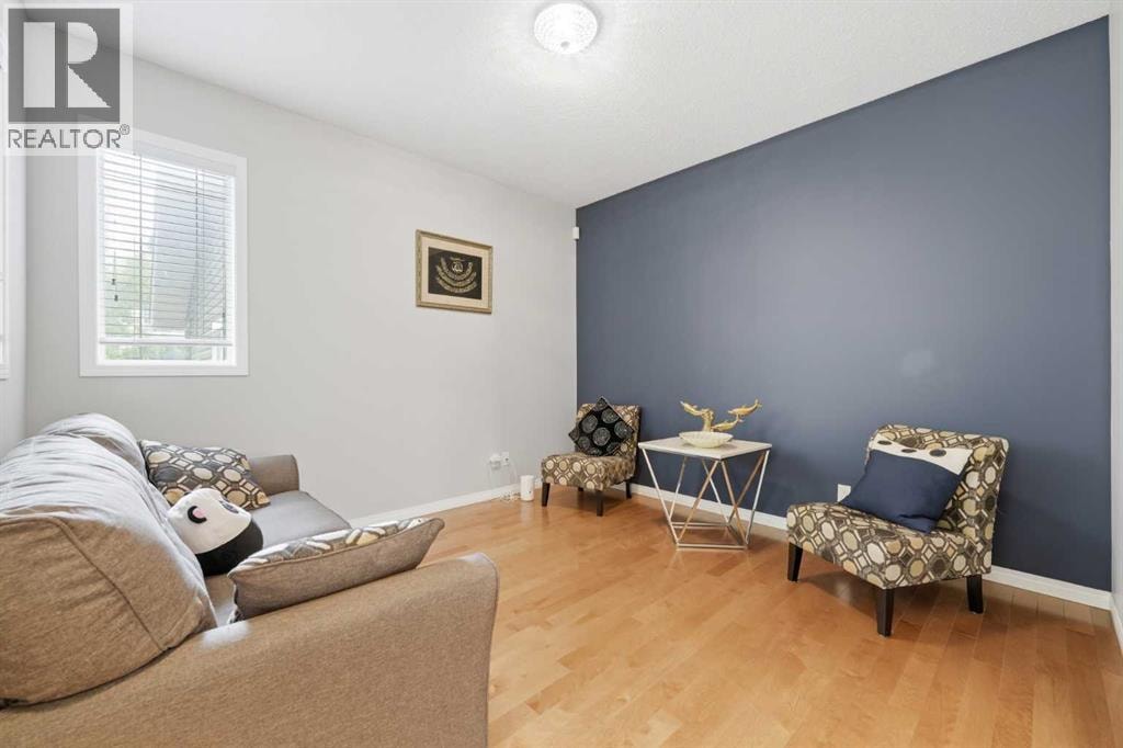 172 Sherwood Mews NW — photo 6