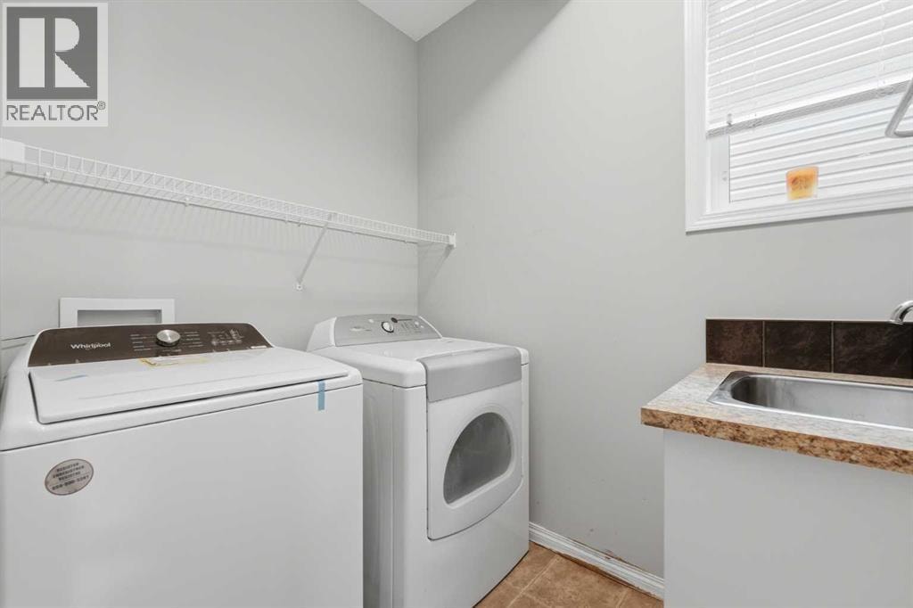 172 Sherwood Mews NW — photo 20