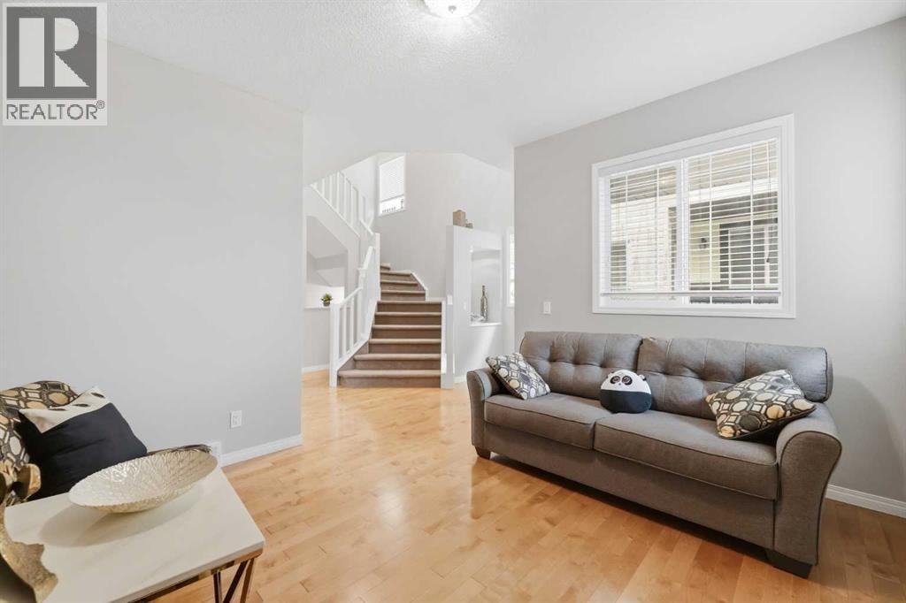 172 Sherwood Mews NW — photo 8