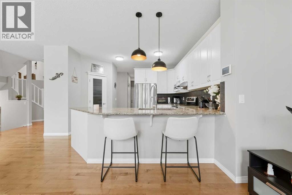 172 Sherwood Mews NW — photo 16