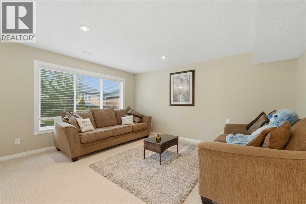 172 Sherwood Mews NW — photo 38