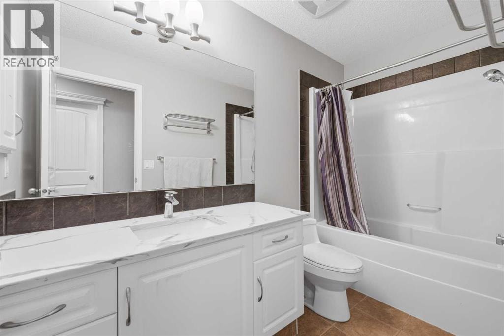 172 Sherwood Mews NW — photo 32