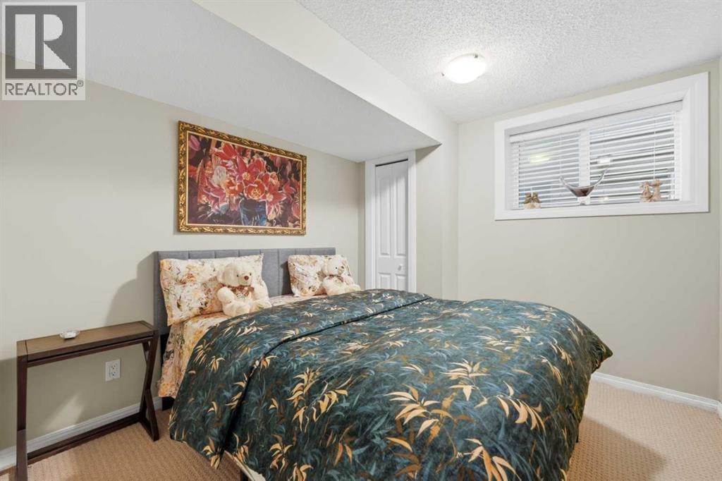 172 Sherwood Mews NW — photo 39