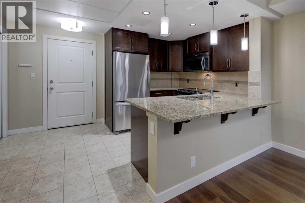 206, 16 Varsity Estates Circle NW — photo 4