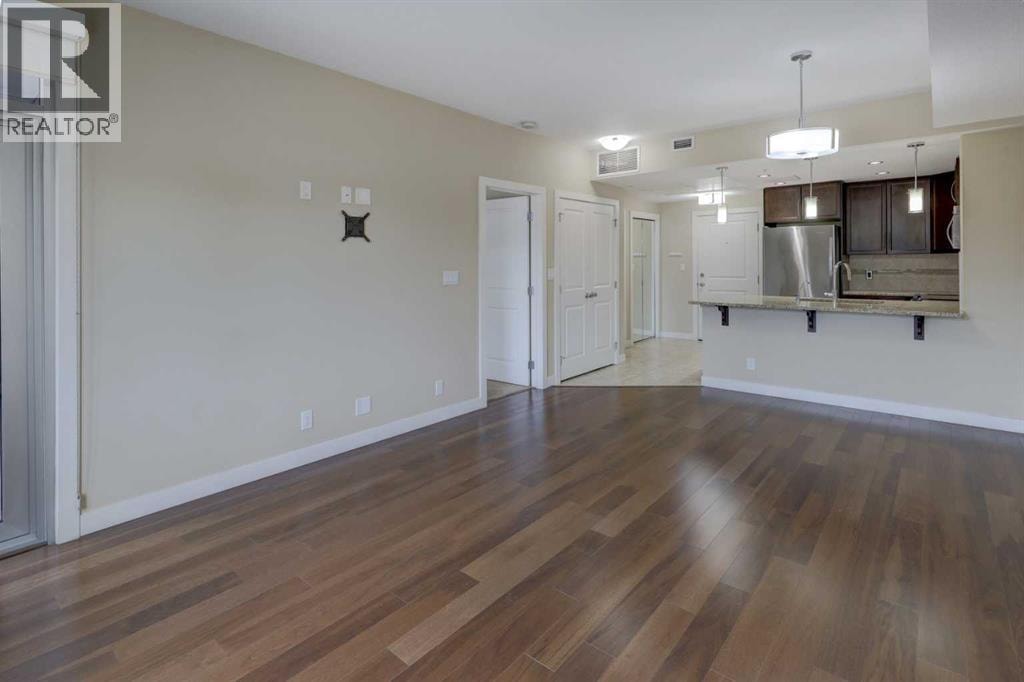 206, 16 Varsity Estates Circle NW — photo 9