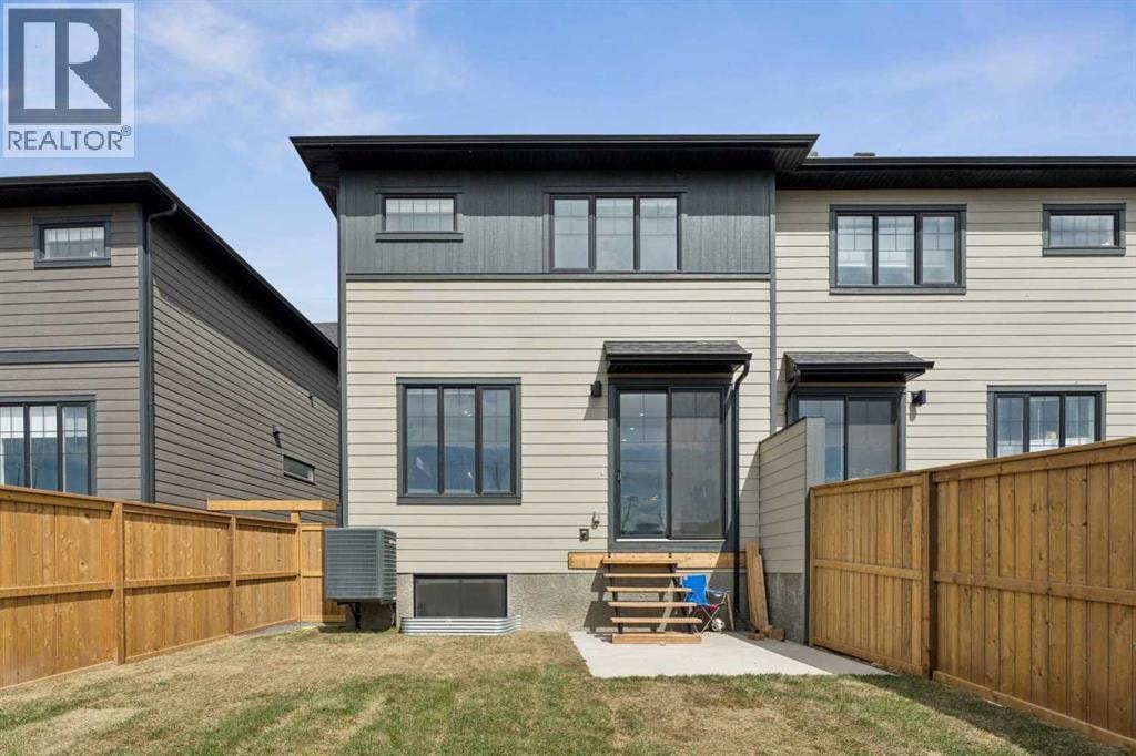 195 Greenwich Drive NW — photo 35