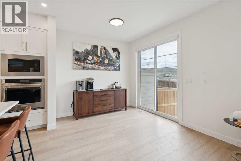 195 Greenwich Drive NW — photo 11