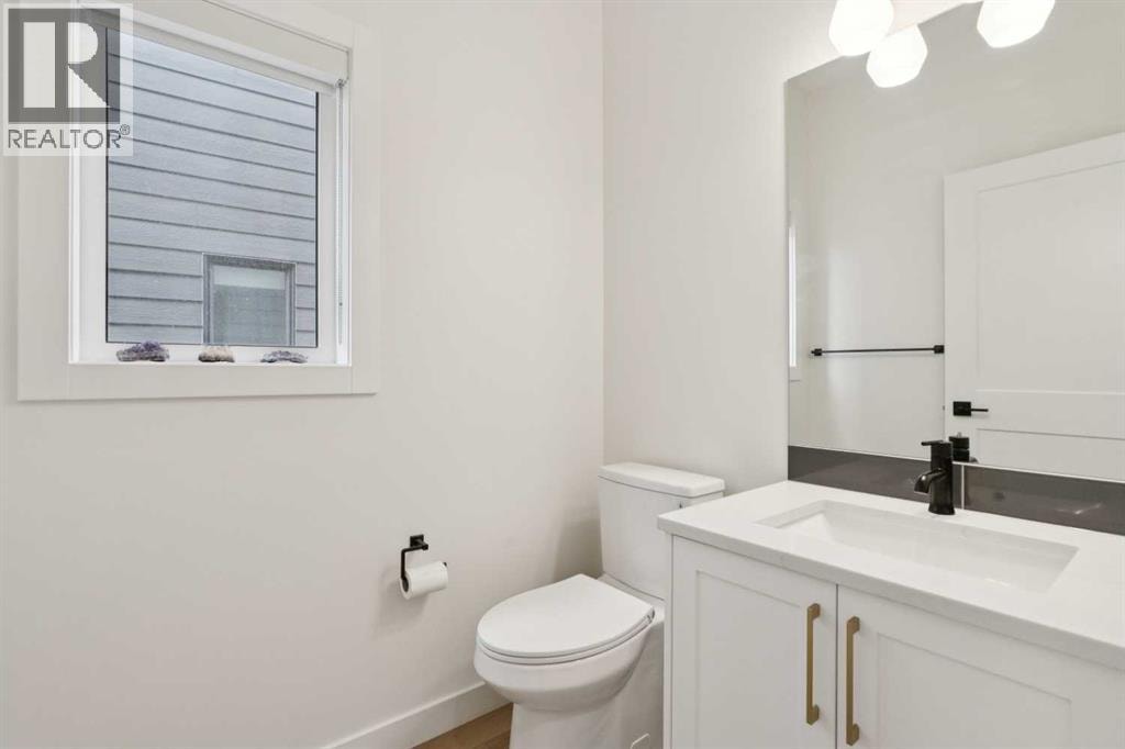 195 Greenwich Drive NW — photo 12