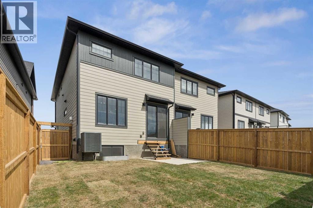 195 Greenwich Drive NW — photo 36