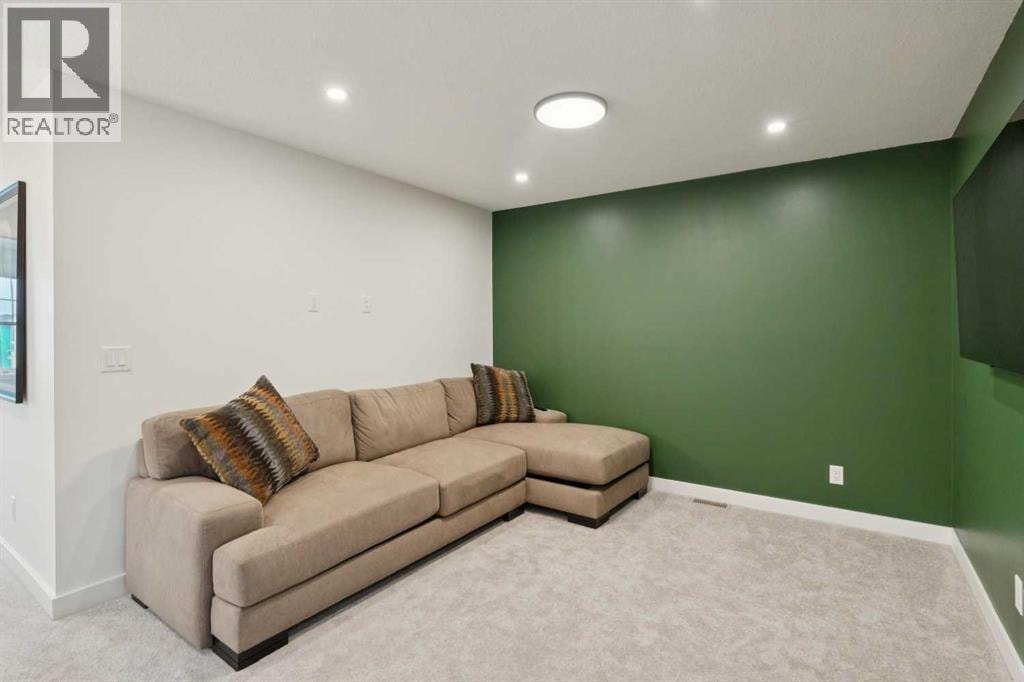195 Greenwich Drive NW — photo 23