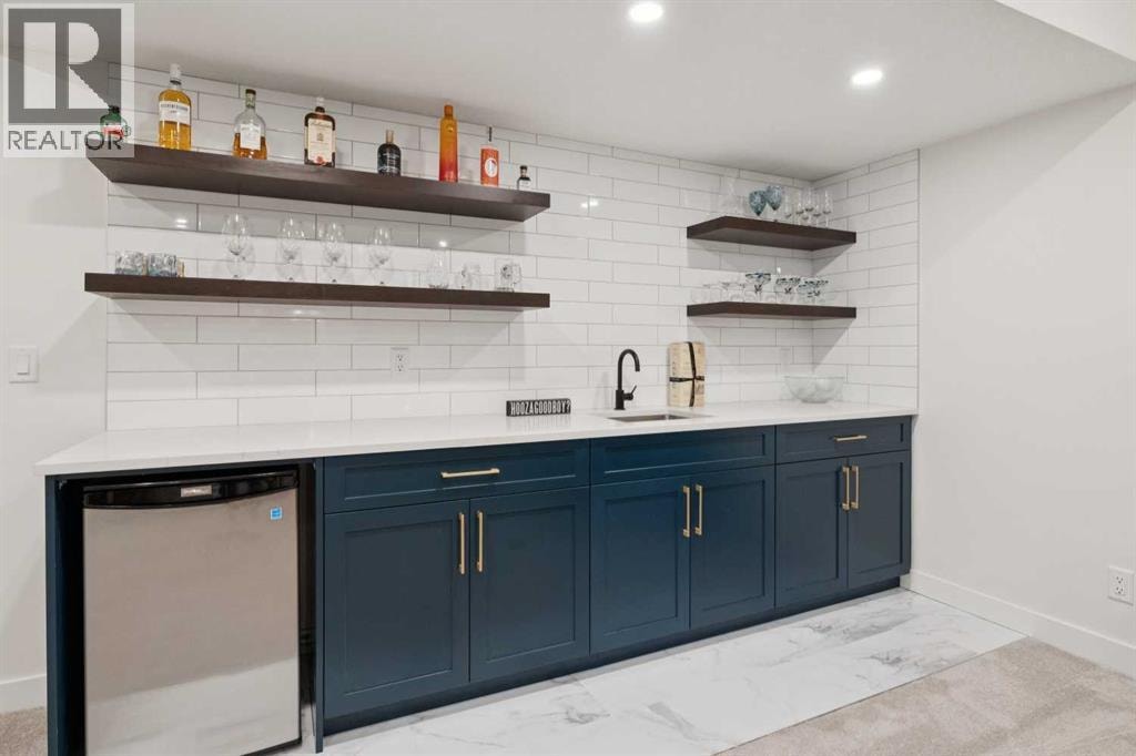 195 Greenwich Drive NW — photo 31