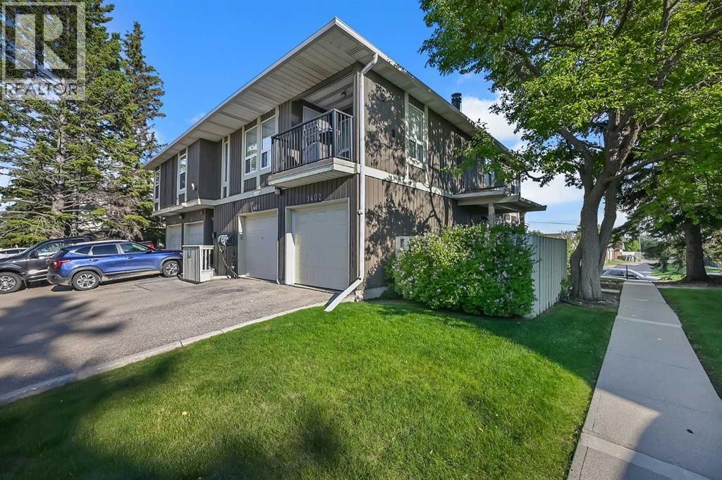 1402, 544 Blackthorn Road NE