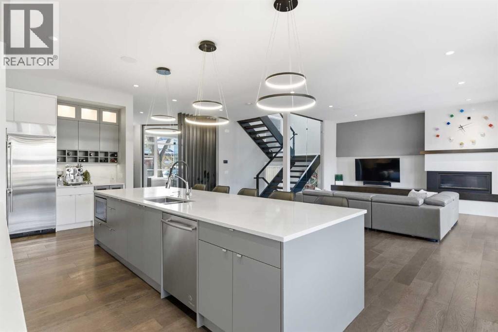 10 Lissington Drive SW — photo 7