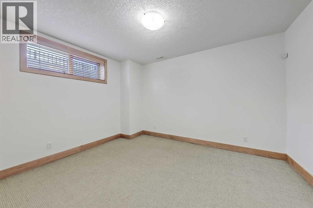 17 Somme Boulevard SW — photo 39