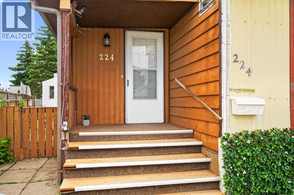 224 Huntwell Road NE — photo 3