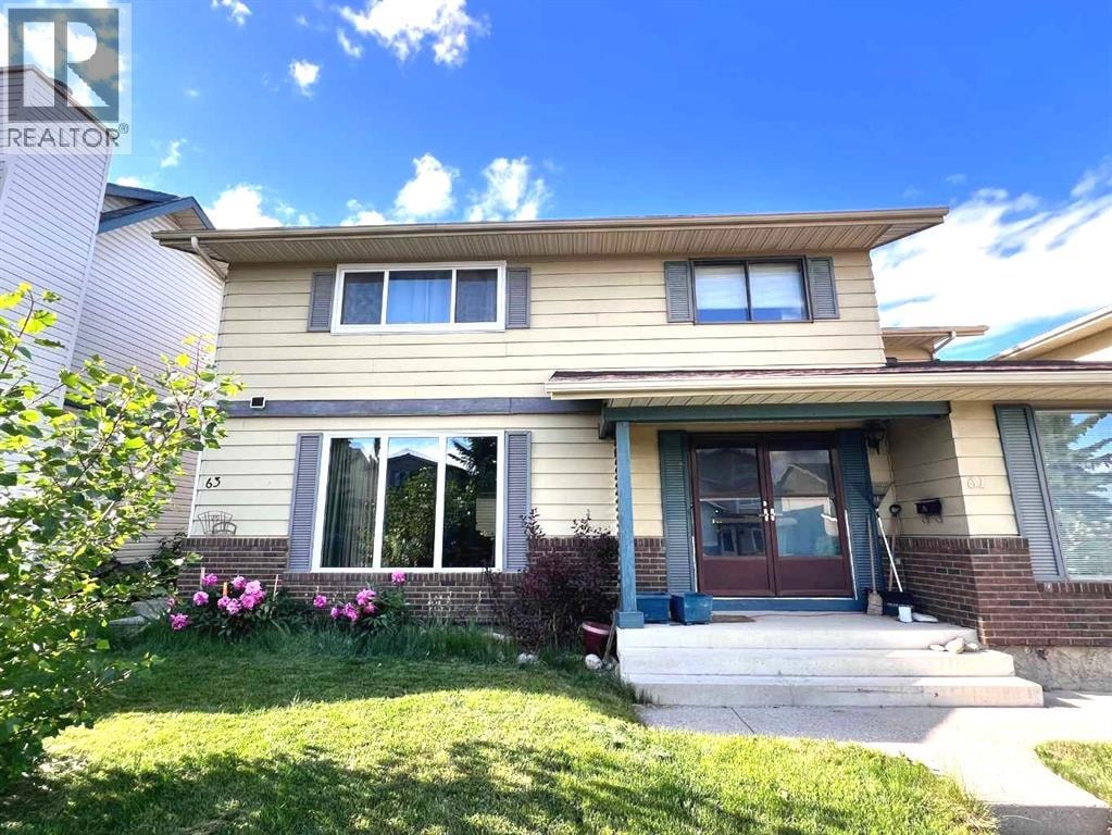 63 Strathcona Crescent SW — photo 2