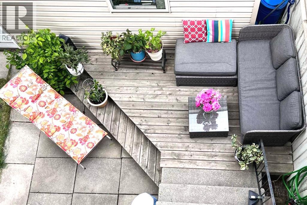 63 Strathcona Crescent SW — photo 38