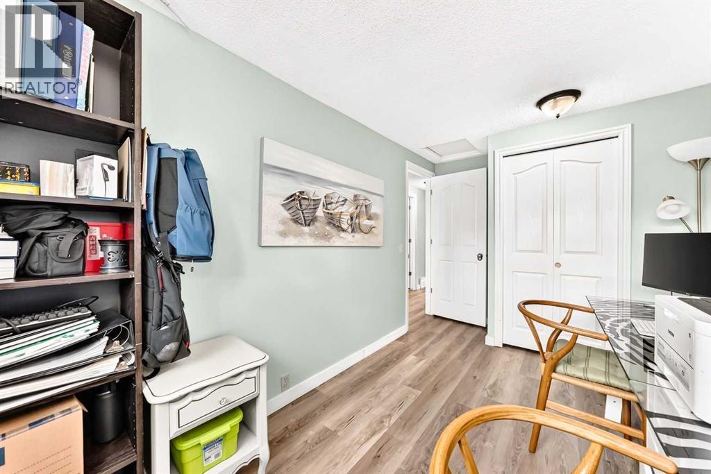 63 Strathcona Crescent SW — photo 26