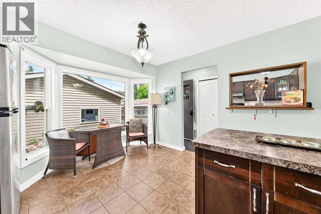 63 Strathcona Crescent SW — photo 14
