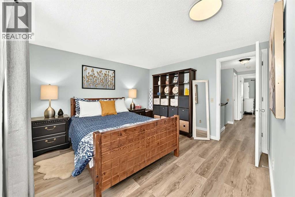 63 Strathcona Crescent SW — photo 22