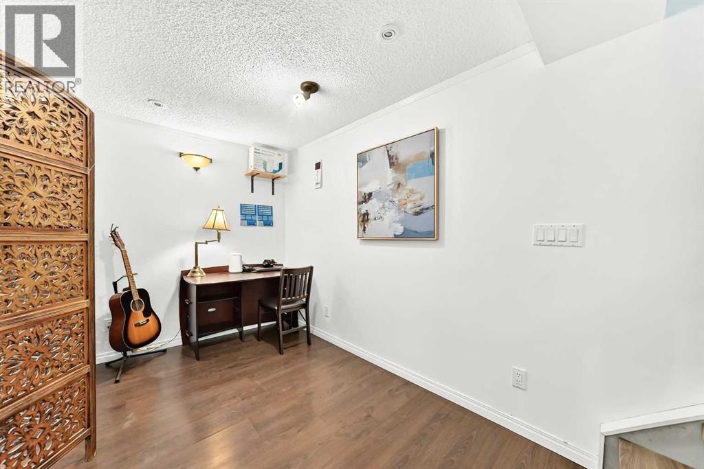 63 Strathcona Crescent SW — photo 29