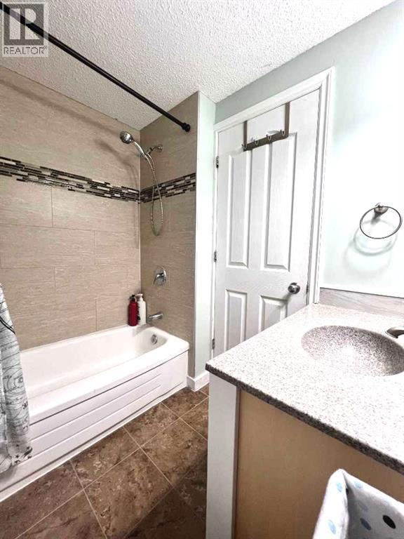 63 Strathcona Crescent SW — photo 28