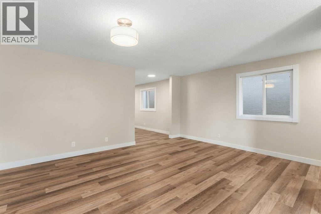 7609 36 Avenue NW — photo 12