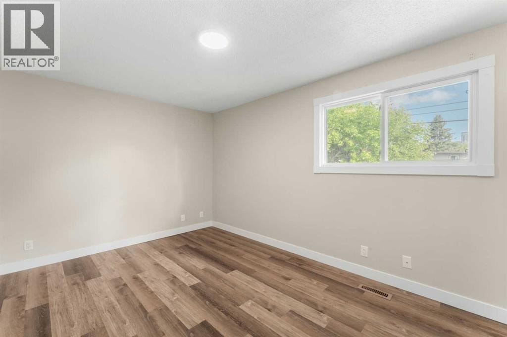 7609 36 Avenue NW — photo 24