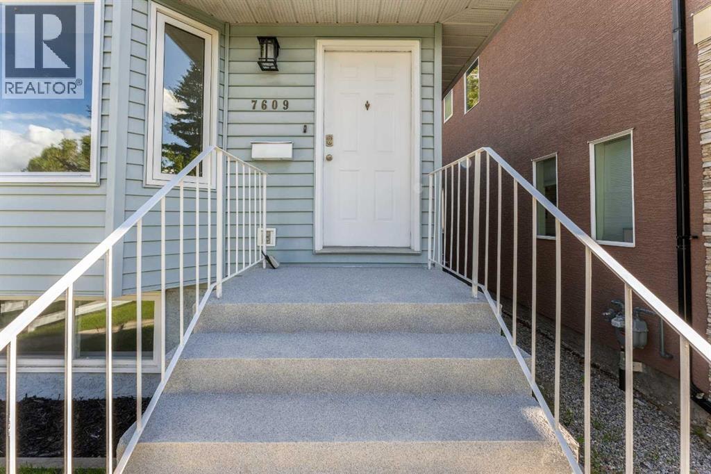 7609 36 Avenue NW — photo 45