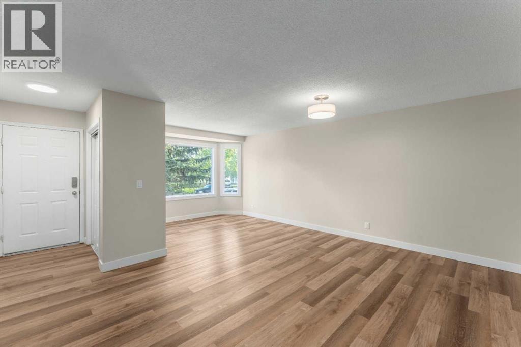 7609 36 Avenue NW — photo 14