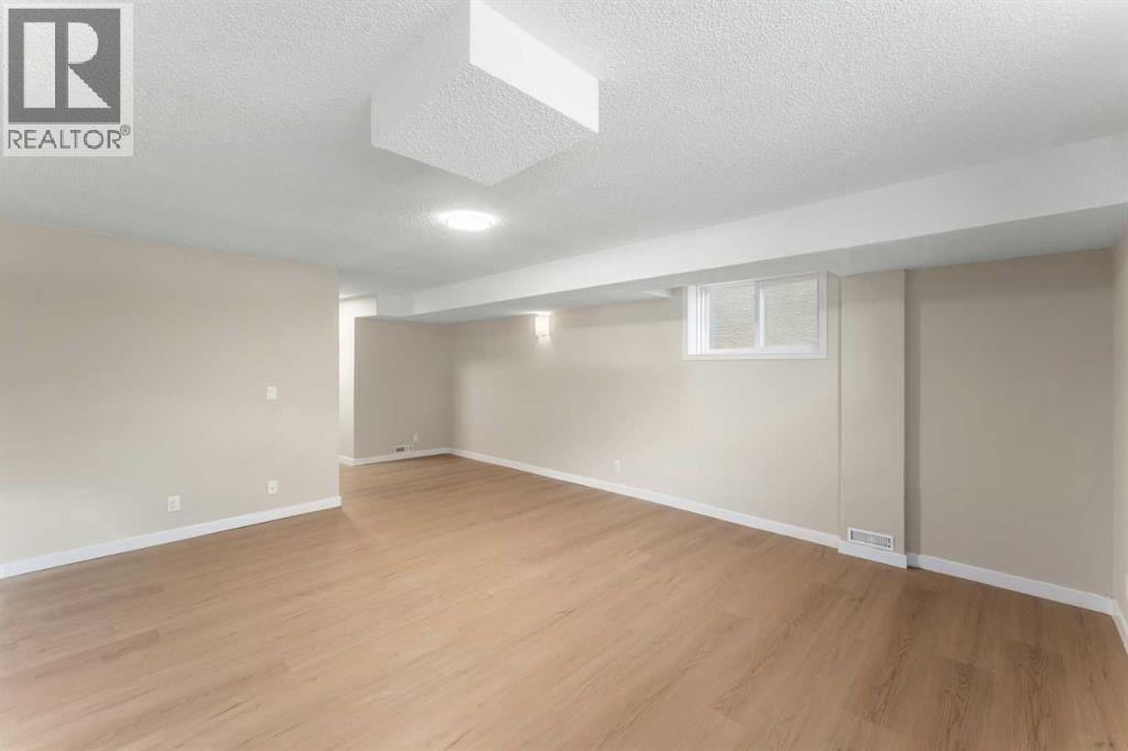 7609 36 Avenue NW — photo 39