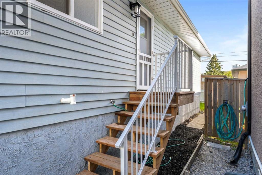 7609 36 Avenue NW — photo 42