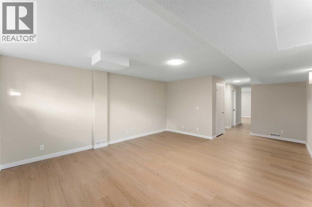 7609 36 Avenue NW — photo 40