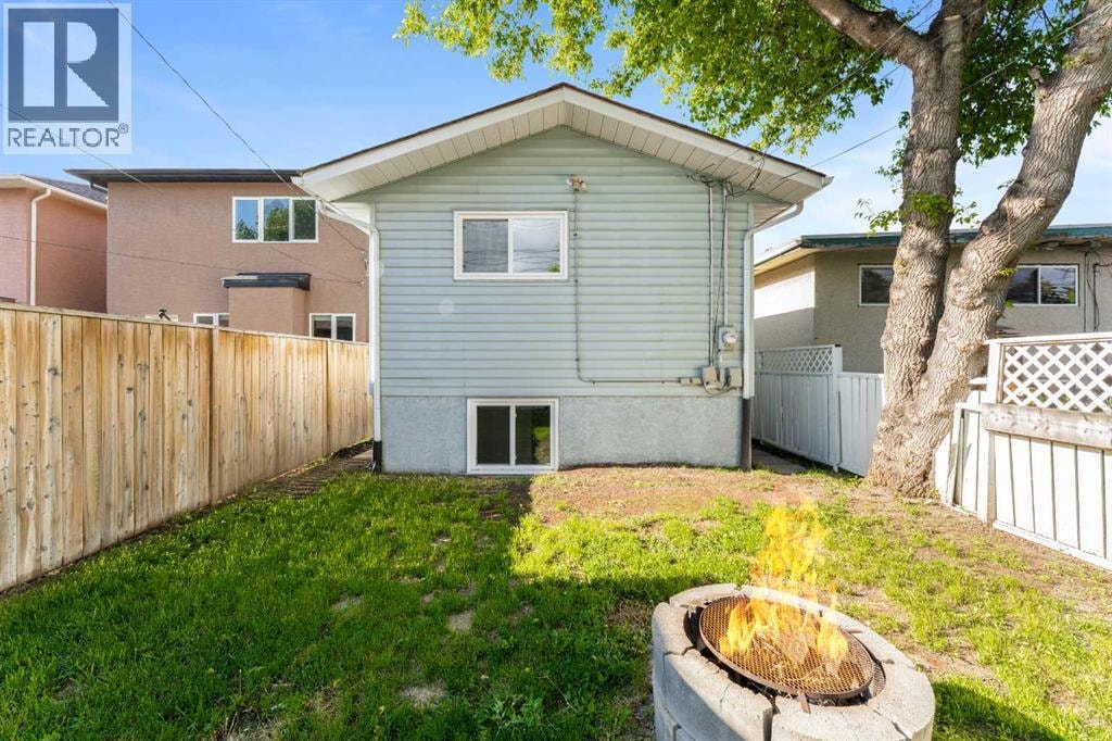 7609 36 Avenue NW — photo 44