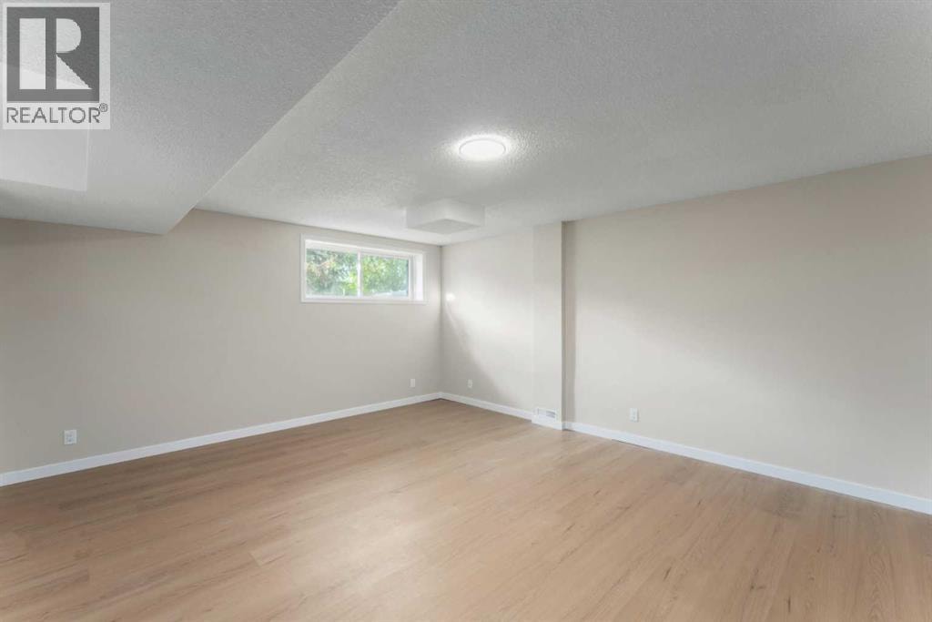 7609 36 Avenue NW — photo 38