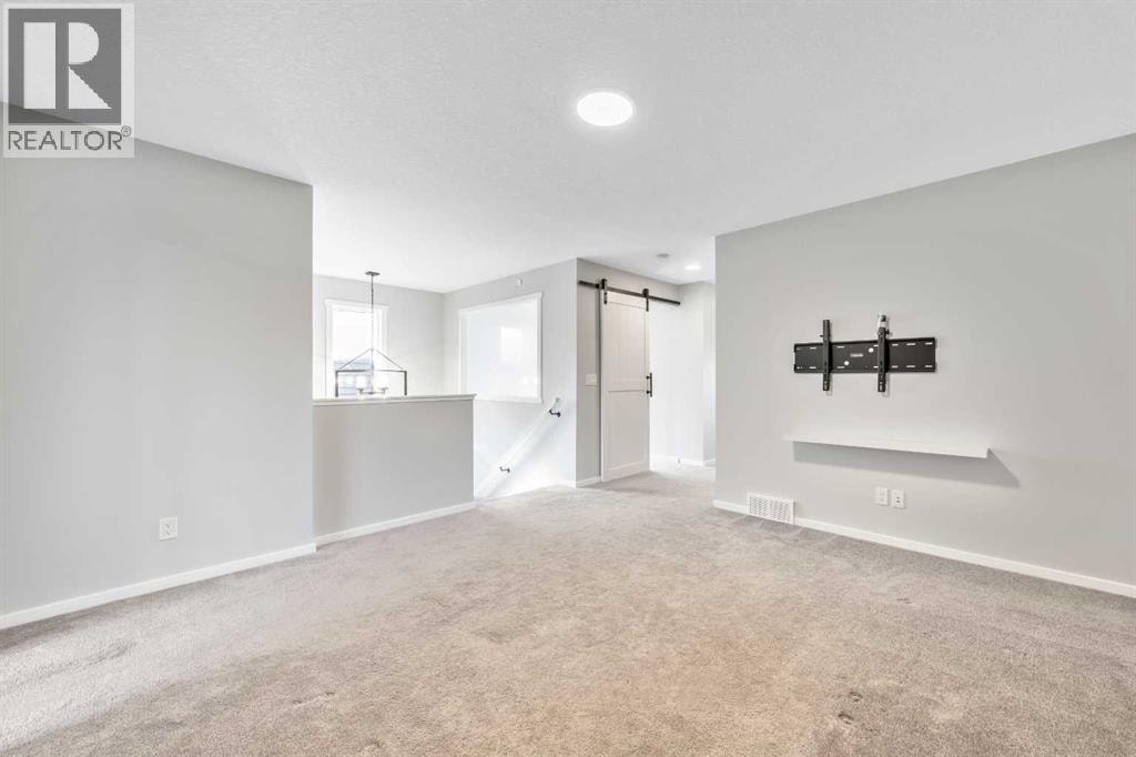 98 Lucas Crescent NW — photo 23