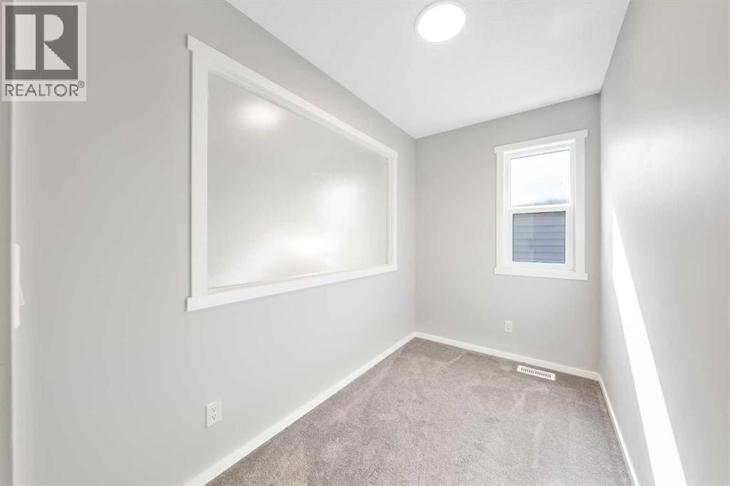 98 Lucas Crescent NW — photo 26