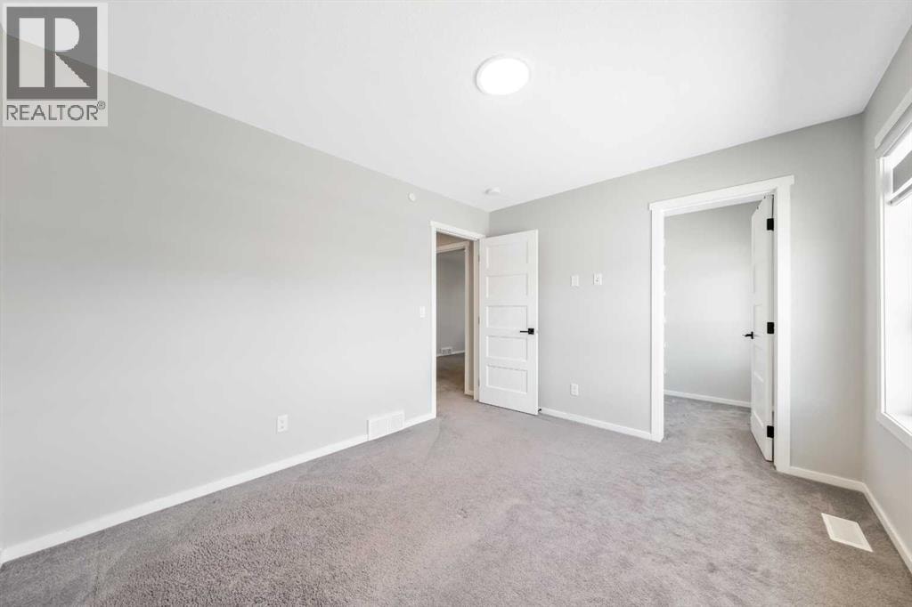 98 Lucas Crescent NW — photo 31