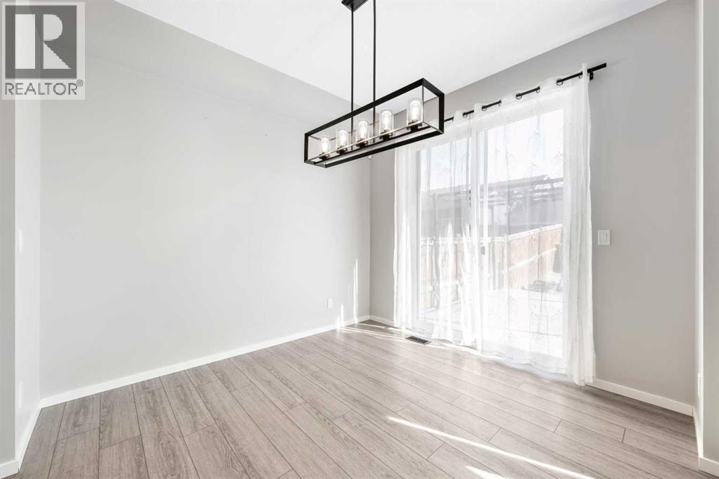 98 Lucas Crescent NW — photo 14