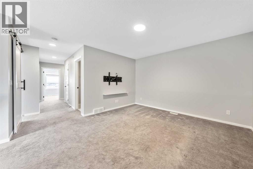 98 Lucas Crescent NW — photo 22