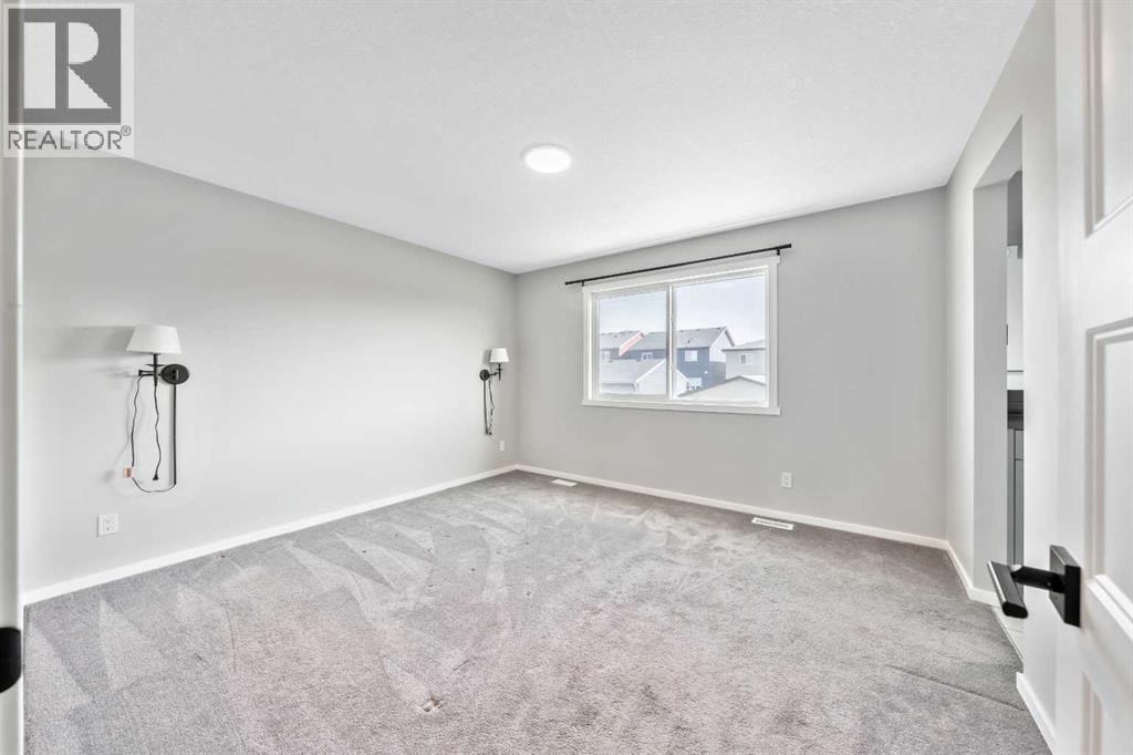 98 Lucas Crescent NW — photo 36