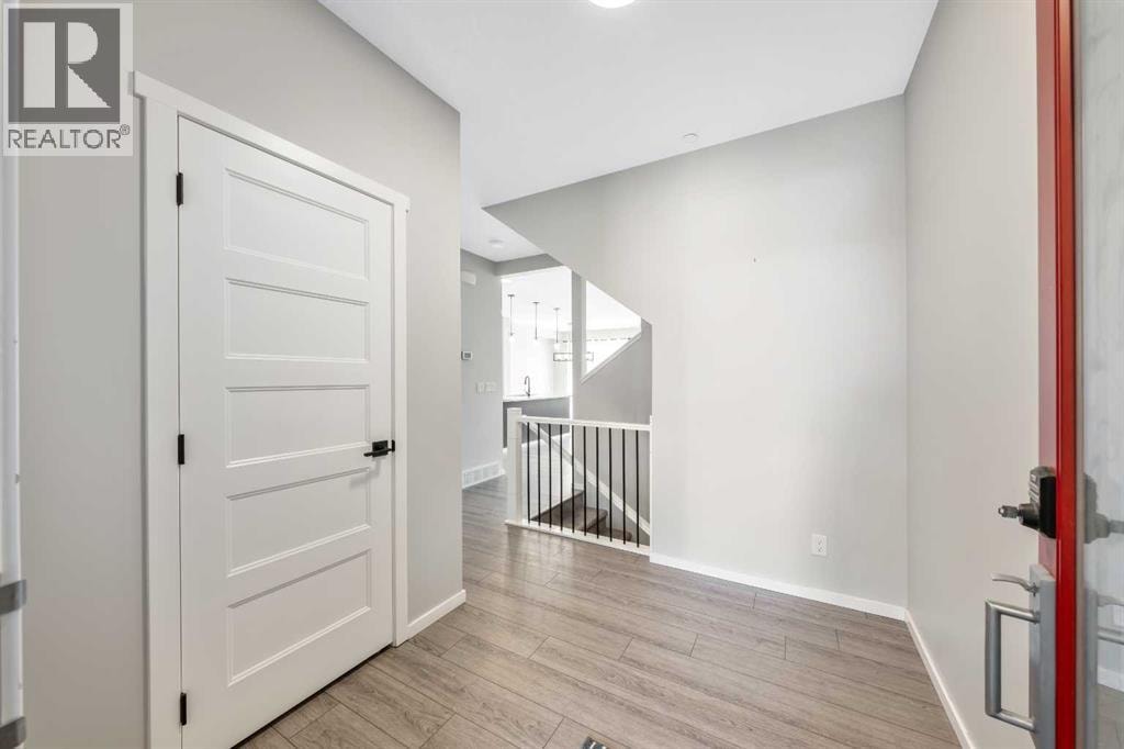 98 Lucas Crescent NW — photo 11