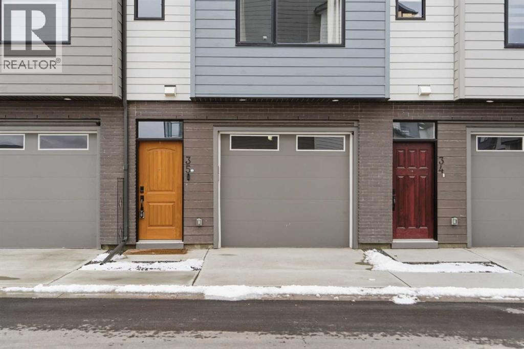 35, 903 Mahogany Boulevard SE — photo 2