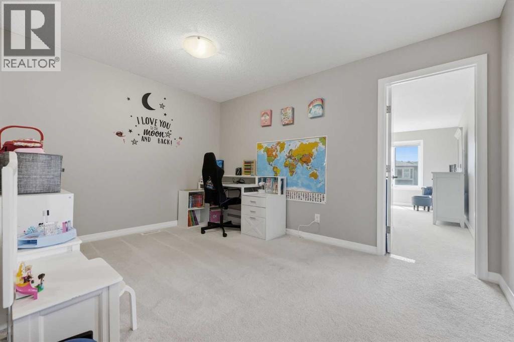 58 Kingfisher Crescent SE — photo 27