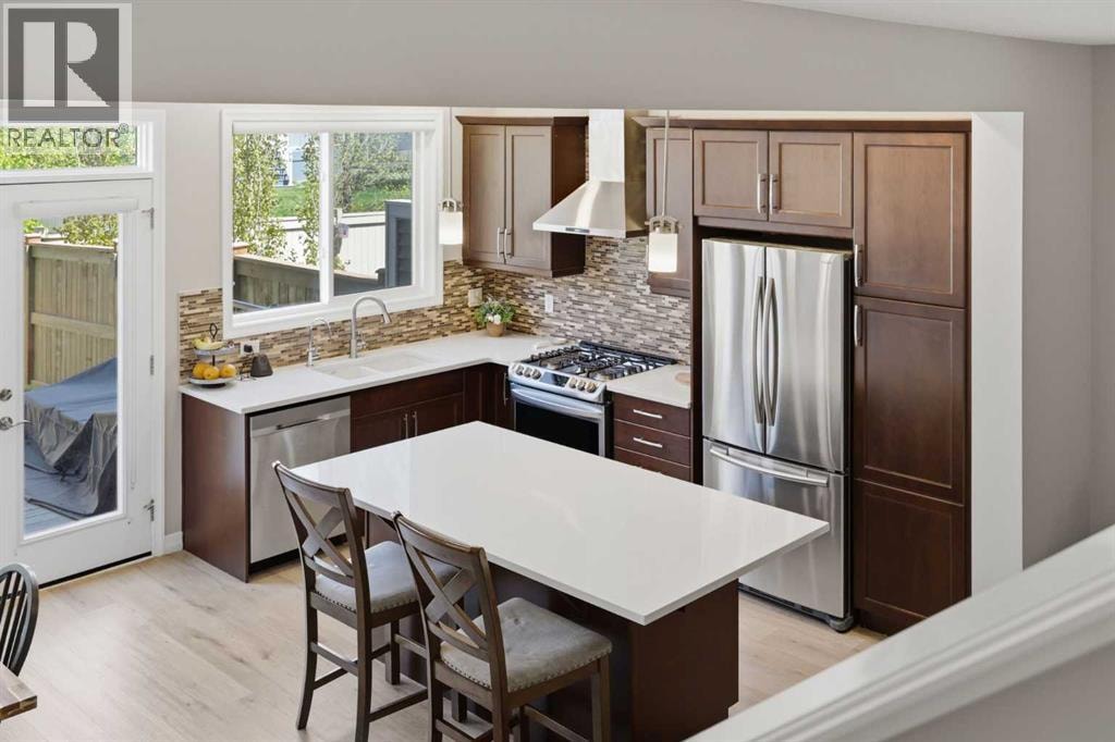 58 Kingfisher Crescent SE — photo 15