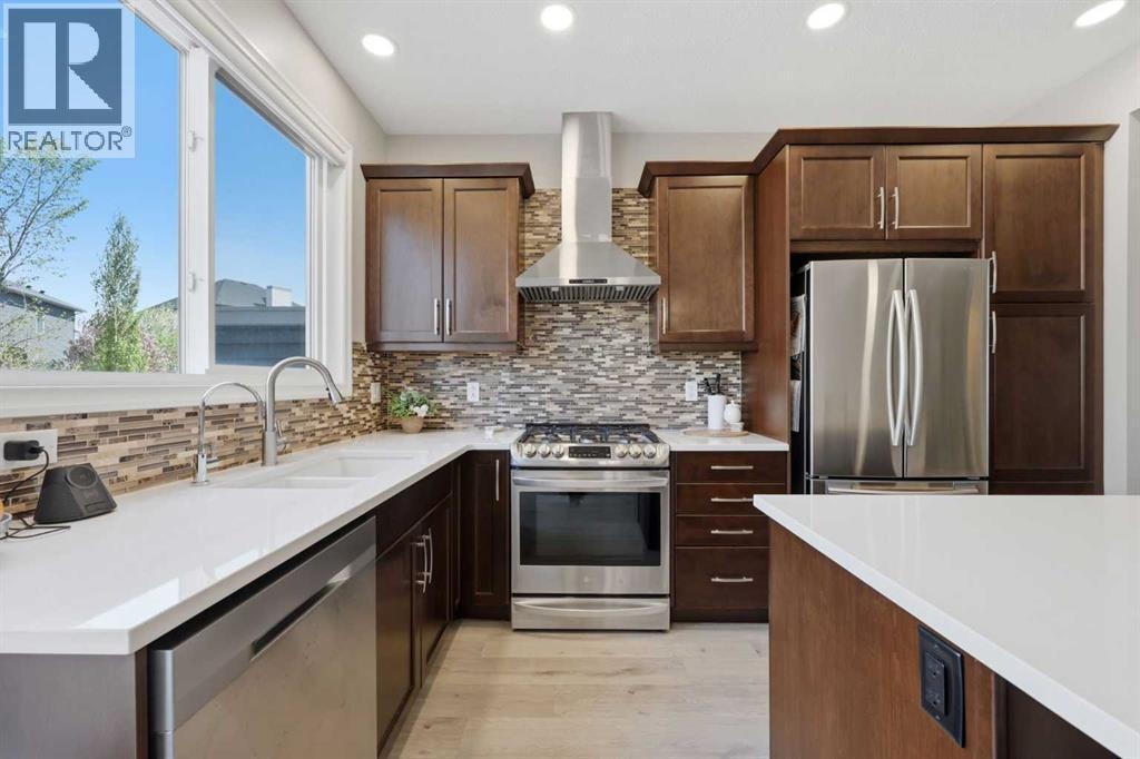 58 Kingfisher Crescent SE — photo 12