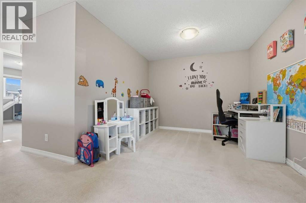 58 Kingfisher Crescent SE — photo 26