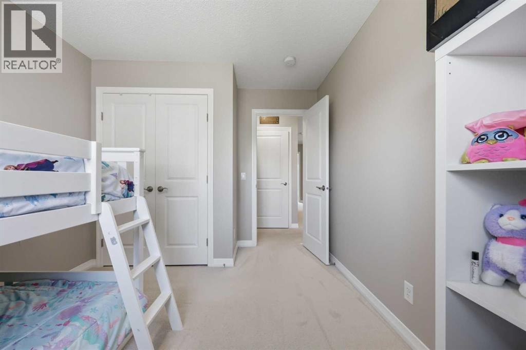 58 Kingfisher Crescent SE — photo 31