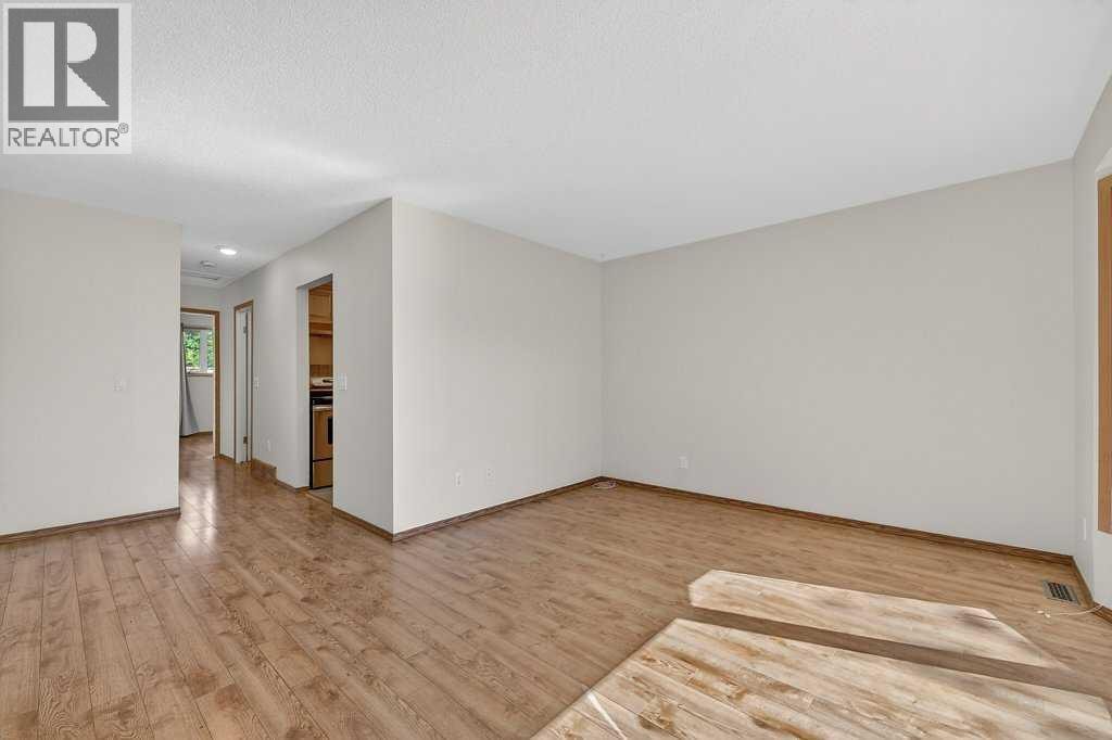 3304 Temple Way NE — photo 2